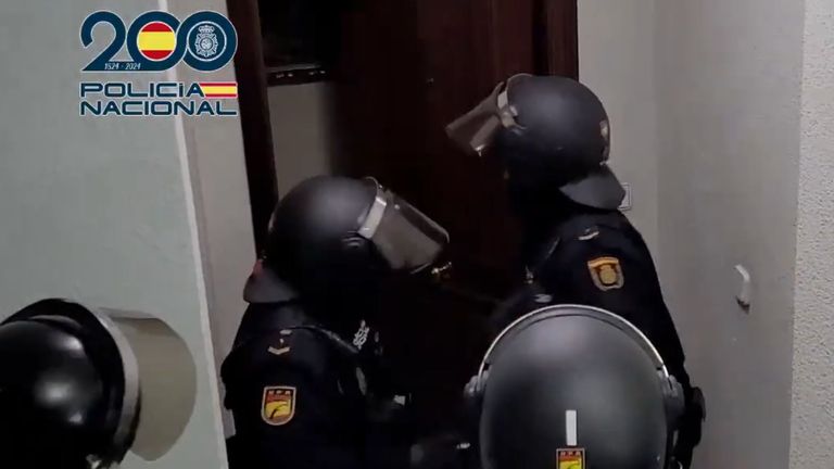 Armed police raid properties in Murcia and Alicante. Pic: Policia Nacional