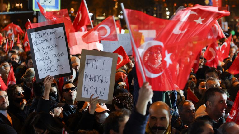 Demonstrators attend a protest against the detention of Istanbul Mayor Ekrem Imamoglu, in Istanbul, Turkey, March 22, 2025. REUTERS/Murad Sezer