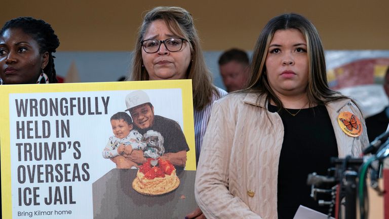 Jennifer Vasquez Sura (R). Pic: AP