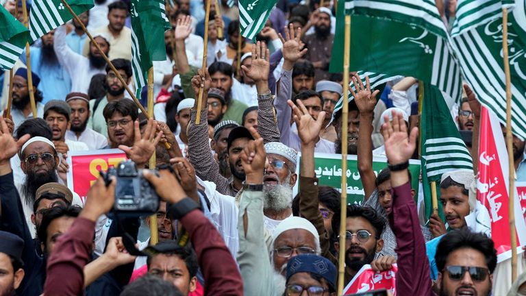 Supporters of the Pakistan Murkazi Muslim League party chants slogans during a demonstration against the suspension of water-sharing treaty by India with Pakistan, in Karachi, Pakistan Thursday, April 24, 2025. (AP Photo/Fareed Khan)