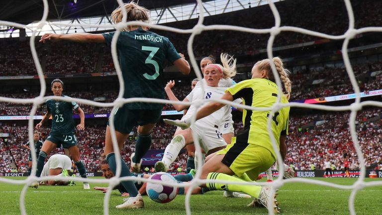 Soccer Football - Women's Euro 2022 - Final - England v Germany - Wembley Stadium, London, Britain - July 31, 2022 England's Chloe Kelly scores their second goal REUTERS/Molly Darlington